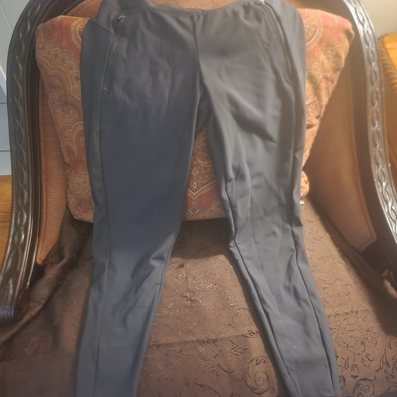 Medium athletic capri - Picture 2 of 3